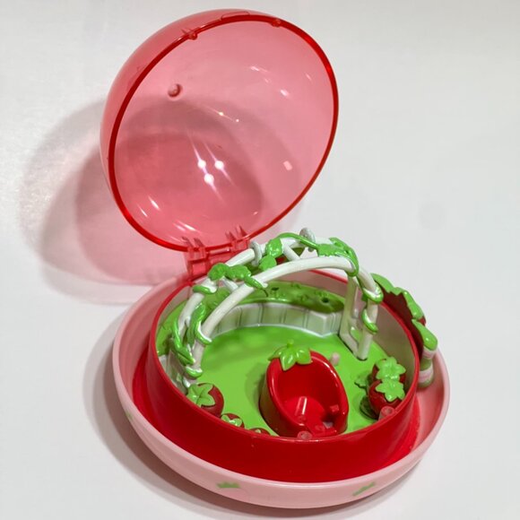 Strawberry Shortcake Berry Cute Go-Hats Wheels Toy with Doll Bandai Vintage - Picture 5 of 9